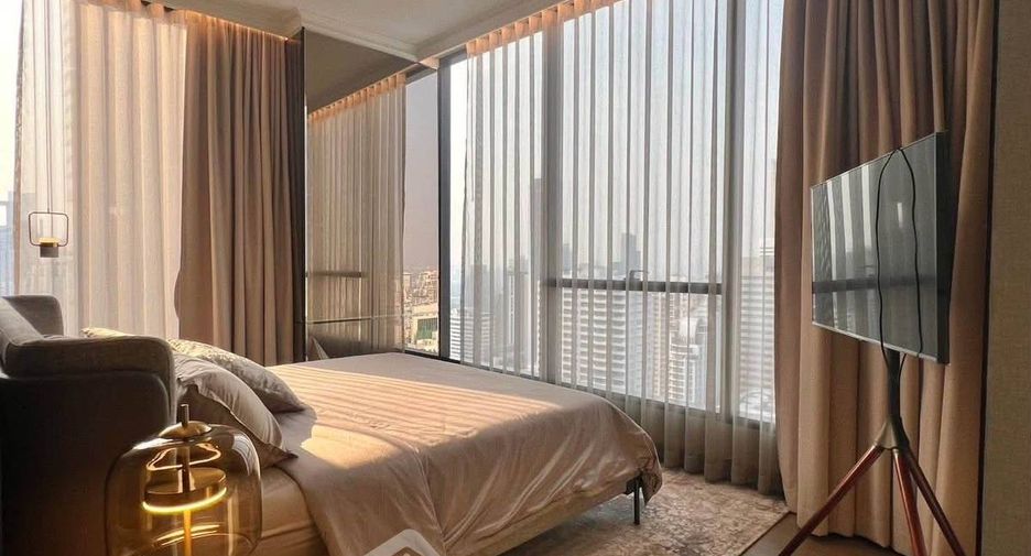 For rent 3 bedrooms condo in Khlong Toei, Bangkok