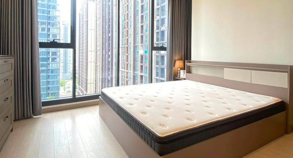 For rent 2 bedrooms condo in Huai Khwang, Bangkok