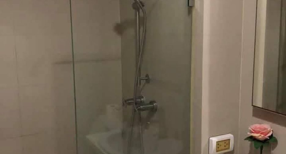 Condo en alquiler de 2 habitaciones en Khlong San, Bangkok