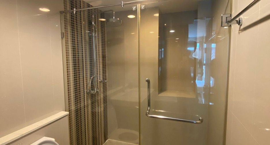 For rent and for sale 1 bed condo in Watthana, Bangkok