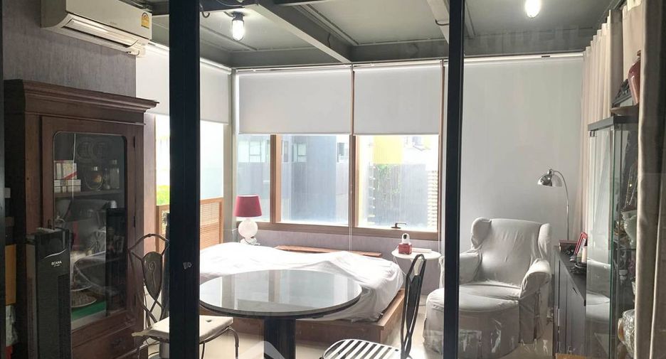 For rent and for sale 3 bedrooms condo in Khlong Toei, Bangkok