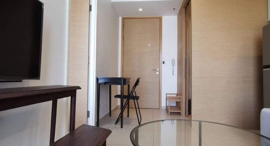 For sale 1 bed condo in Khlong Toei, Bangkok