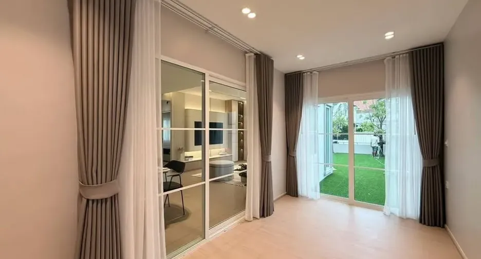 For rent 4 bedrooms house in Bang Phli, Samut Prakan