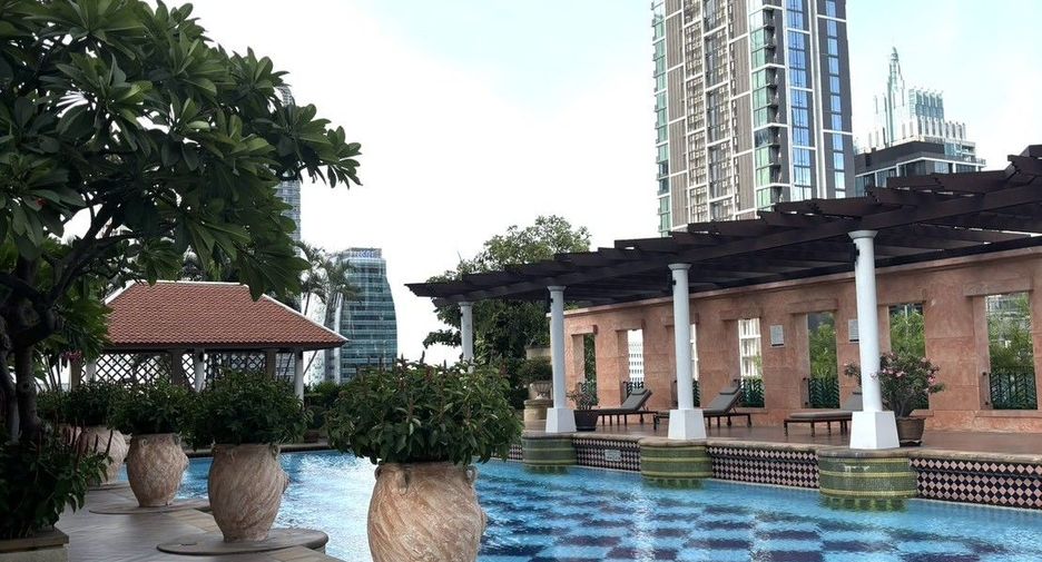 For sale studio condo in Pathum Wan, Bangkok