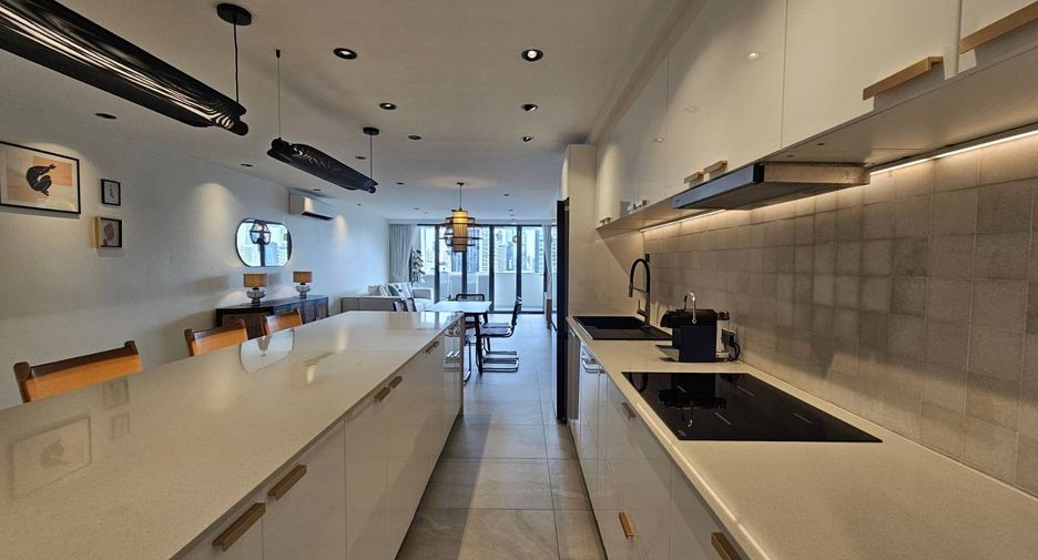 For rent 3 bedrooms condo in Watthana, Bangkok