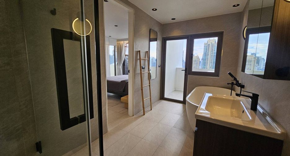 For rent 3 bedrooms condo in Watthana, Bangkok