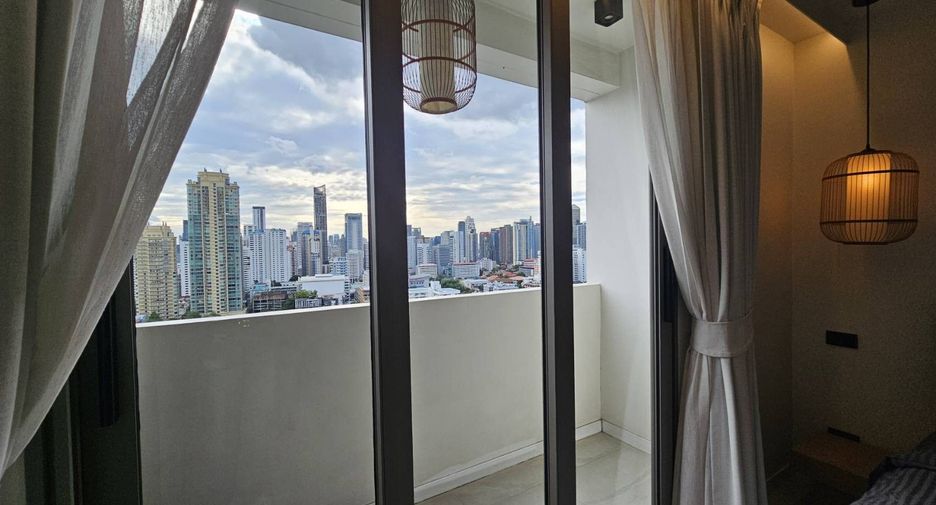 For rent 3 bedrooms condo in Watthana, Bangkok