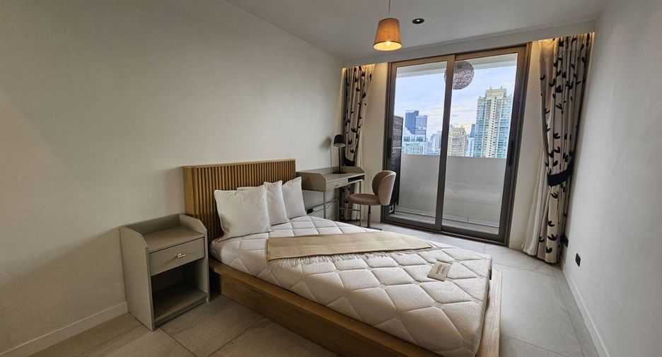 For rent 3 bedrooms condo in Watthana, Bangkok