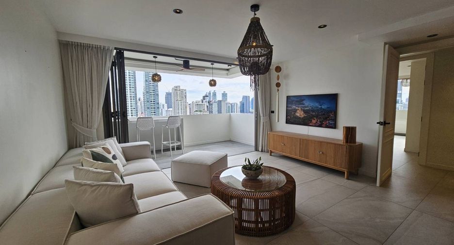 For rent 3 bedrooms condo in Watthana, Bangkok