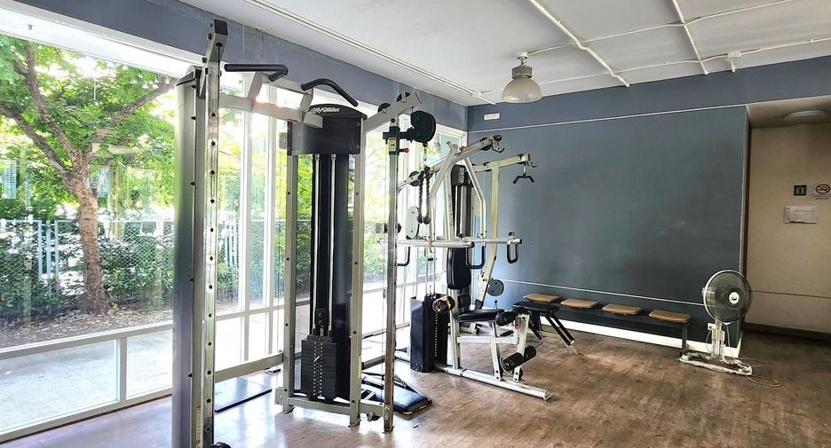 For rent 1 bed condo in Huai Khwang, Bangkok