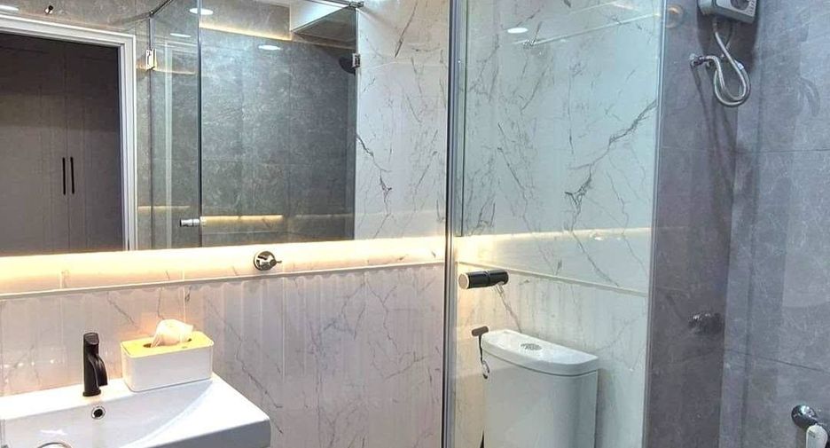 For rent 1 bed condo in Huai Khwang, Bangkok
