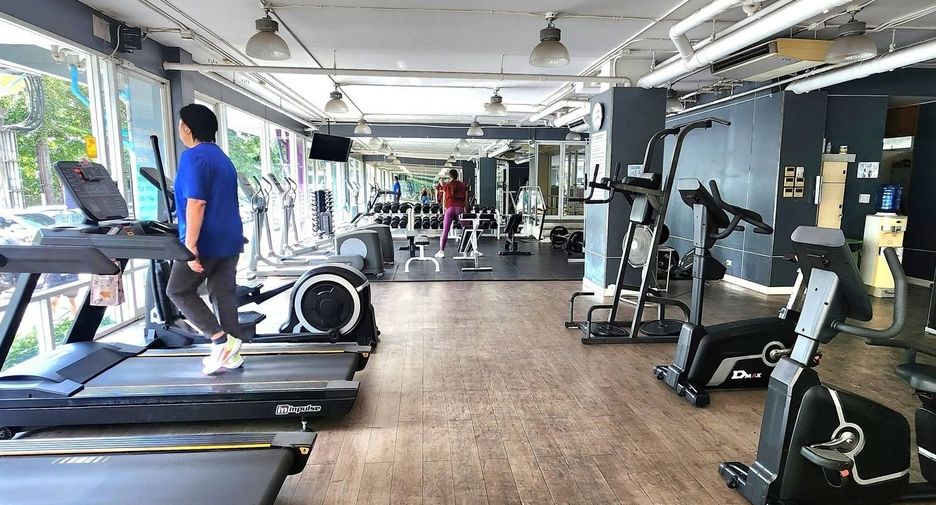 For rent 1 bed condo in Huai Khwang, Bangkok