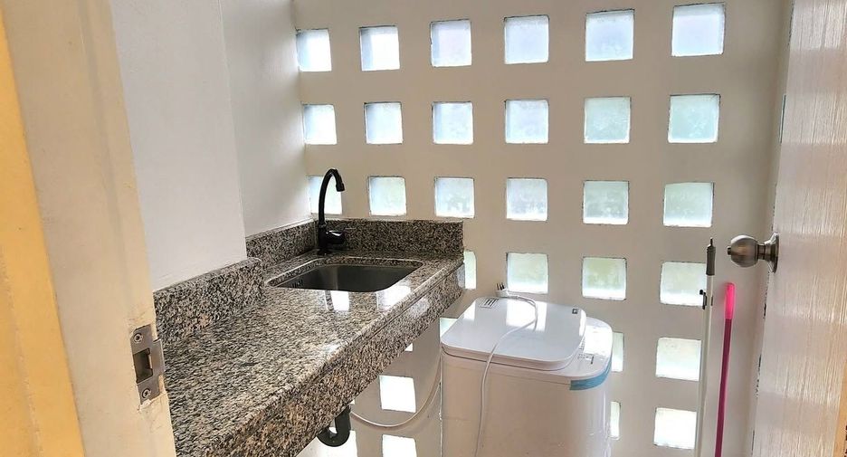 For rent 1 bed condo in Huai Khwang, Bangkok