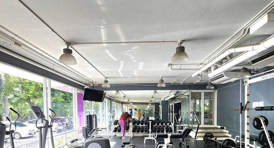 For rent 1 bed condo in Huai Khwang, Bangkok