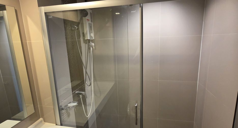 For rent 2 bedrooms condo in Phra Khanong, Bangkok