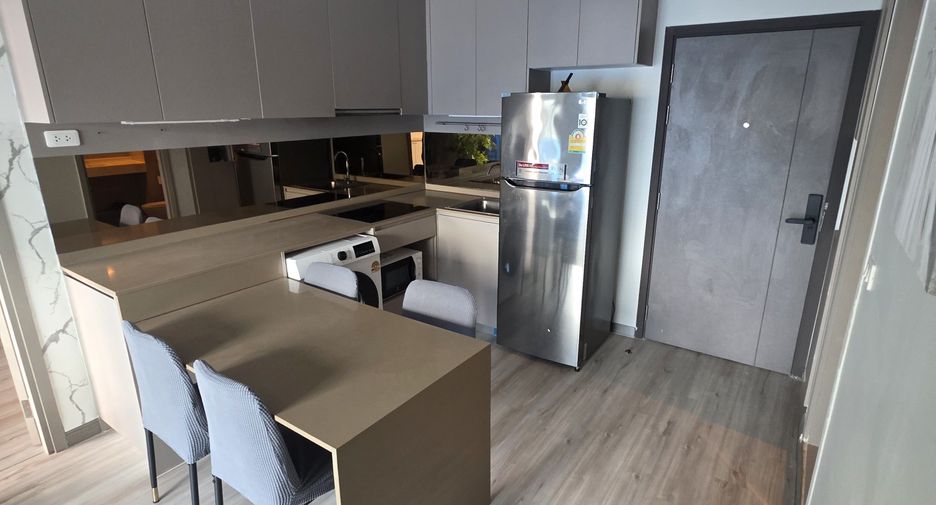 For rent 2 bedrooms condo in Phra Khanong, Bangkok