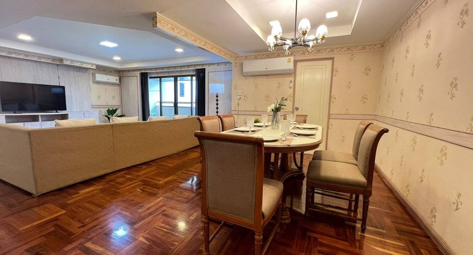 For rent 3 bedrooms apartment in Watthana, Bangkok