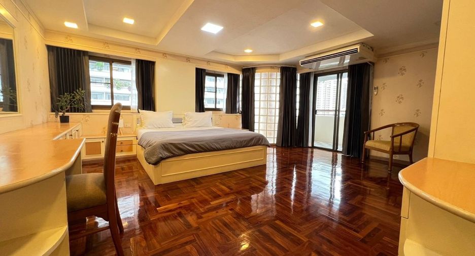 For rent 3 bedrooms apartment in Watthana, Bangkok
