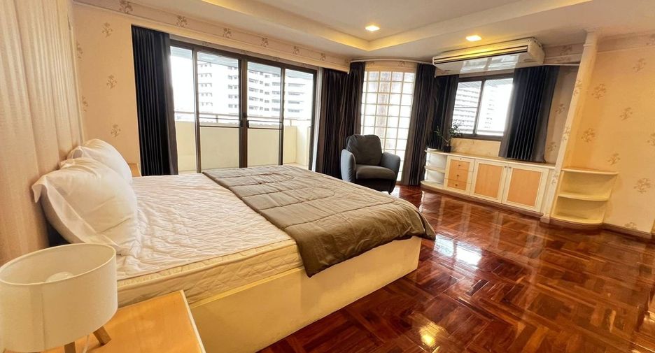 For rent 3 bedrooms apartment in Watthana, Bangkok