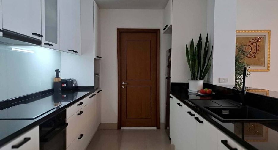 For rent 2 bedrooms condo in Sathon, Bangkok