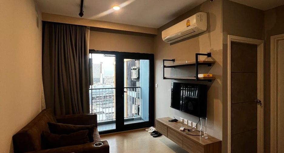 For rent 2 bedrooms condo in Watthana, Bangkok