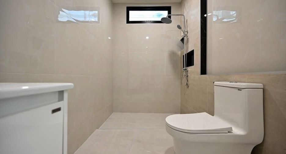 Haus zum Kauf mit 3 Zimmer in Bang Lamung, Chonburi
