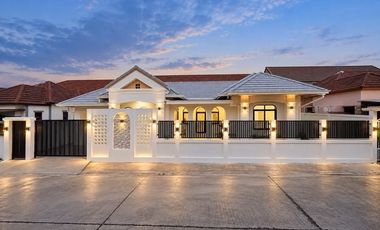 Haus zum Kauf mit 3 Zimmer in Bang Lamung, Chonburi