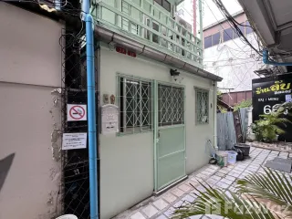 Casa en venta y en alquiler de 2 habitaciones en Yan Nawa, Bangkok