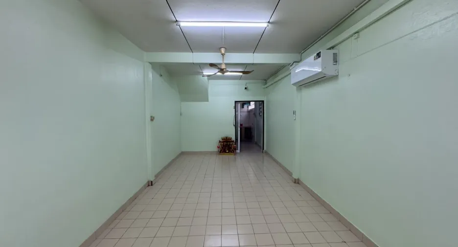 Casa en venta y en alquiler de 2 habitaciones en Yan Nawa, Bangkok