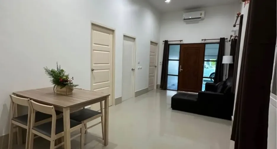 À louer 2 chambres maison de ville à Mueang Phuket, Phuket