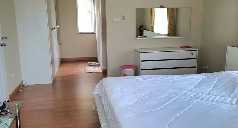 Casa en venta y en alquiler de 4 habitaciones en San Kamphaeng, Chiang Mai