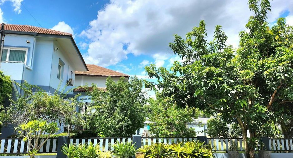 Casa en venta y en alquiler de 4 habitaciones en San Kamphaeng, Chiang Mai