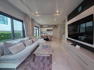For rent 4 bedrooms house in San Kamphaeng, Chiang Mai