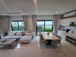 For rent 4 bedrooms house in San Kamphaeng, Chiang Mai