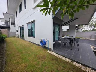 For rent 4 bedrooms house in San Kamphaeng, Chiang Mai