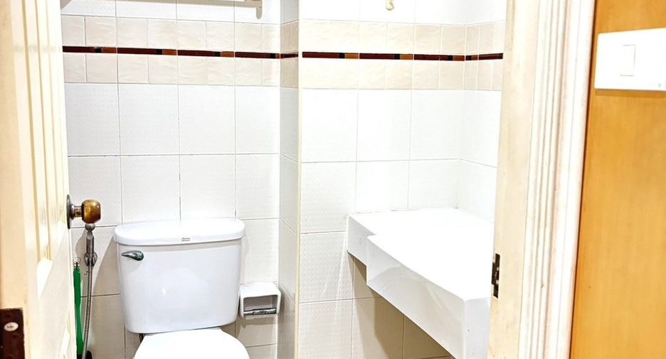 For sale 1 bed condo in Huai Khwang, Bangkok