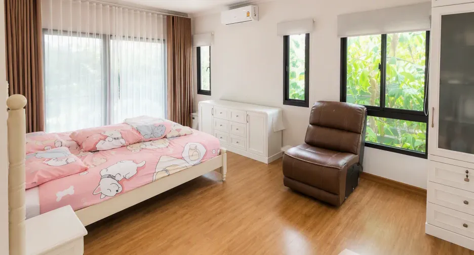 For rent 5 bedrooms house in Prawet, Bangkok