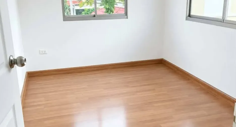 For rent 3 bedrooms house in Si Racha, Chonburi