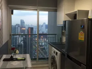 For rent 1 bed condo in Huai Khwang, Bangkok