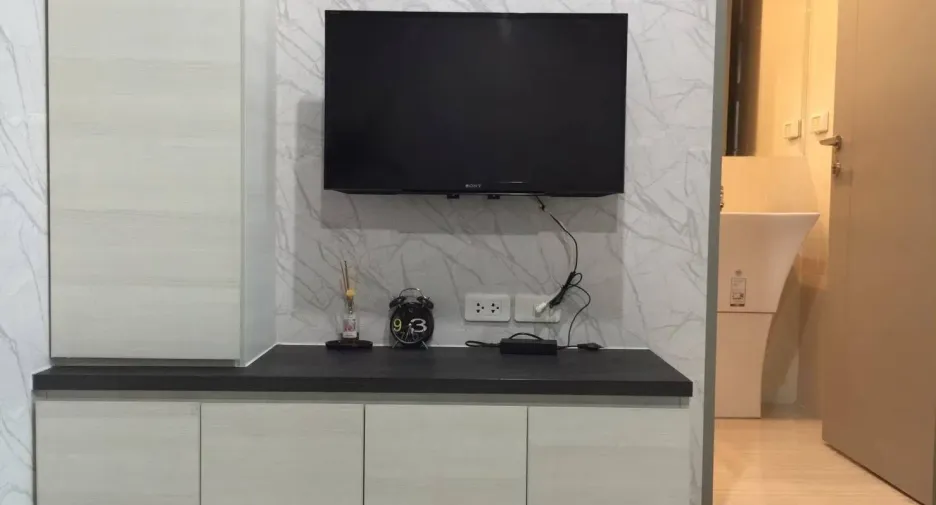 For rent 1 bed condo in Huai Khwang, Bangkok