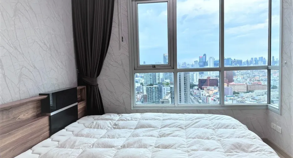 For rent 1 bed condo in Huai Khwang, Bangkok