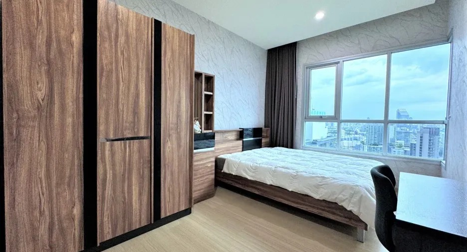 For rent 1 bed condo in Huai Khwang, Bangkok