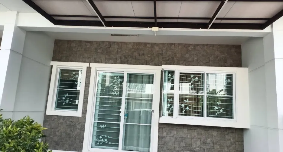 For rent 3 bedrooms townhouse in Mueang Samut Prakan, Samut Prakan