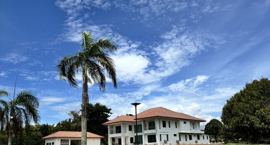 Villa zum Kauf mit 7 Zimmer in Si Racha, Chonburi