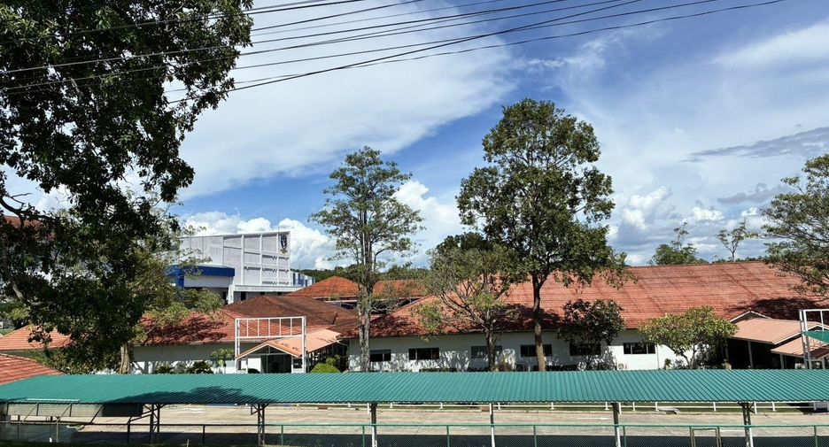 Villa zum Kauf mit 7 Zimmer in Si Racha, Chonburi