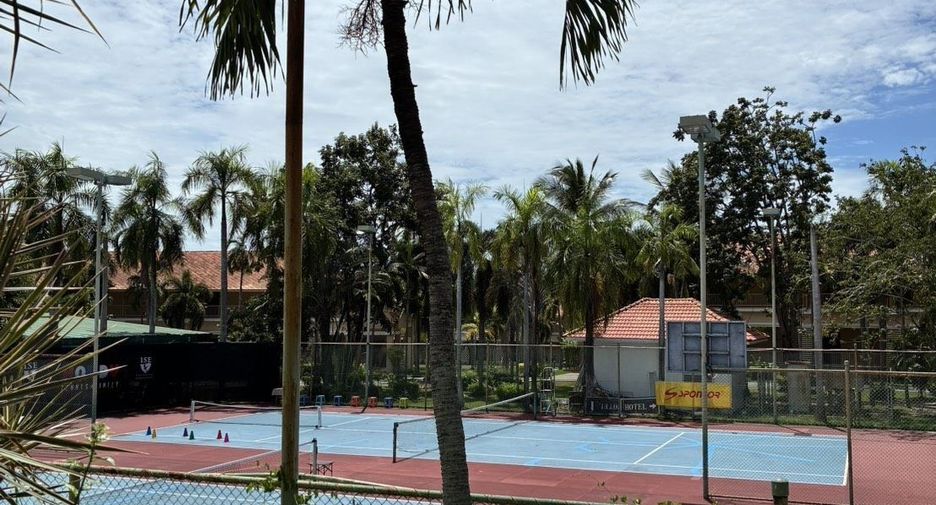 Villa zum Kauf mit 7 Zimmer in Si Racha, Chonburi