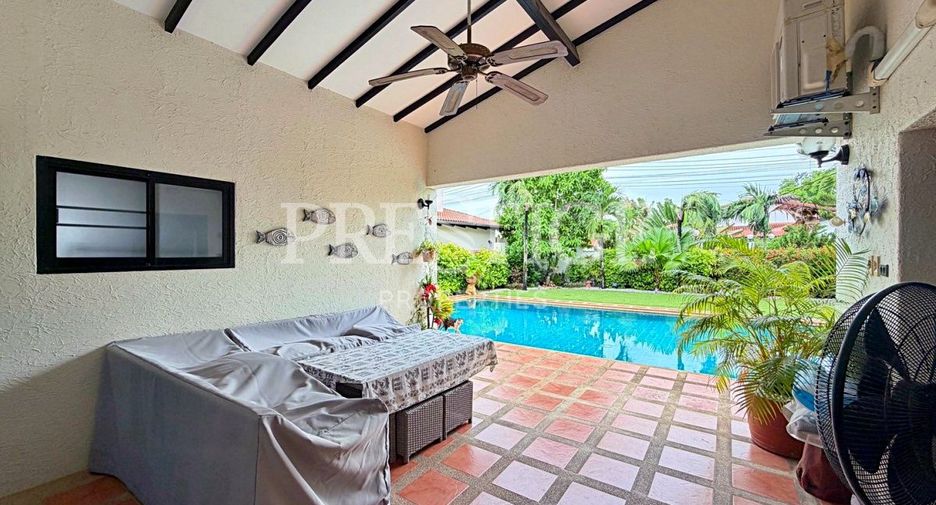 For rent 4 bedrooms house in Bang Lamung, Chonburi