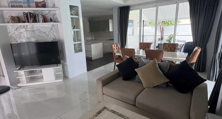 For rent and for sale 4 bedrooms house in Thalang, Phuket