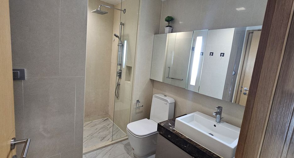 For rent and for sale 1 bed condo in Khlong Toei, Bangkok
