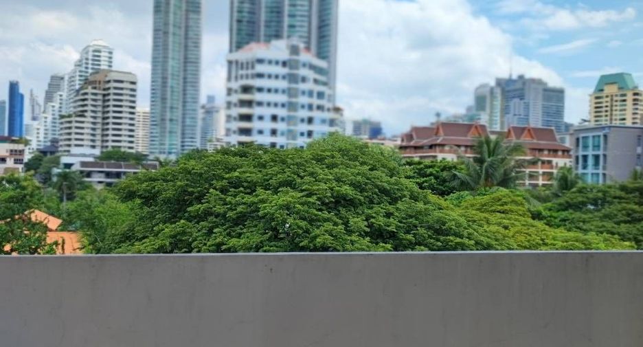 For sale 70 bedrooms hotel in Khlong Toei, Bangkok